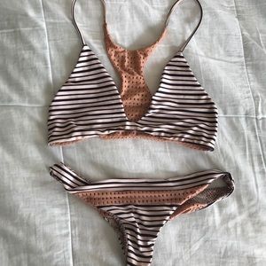 Acacia striped bottom